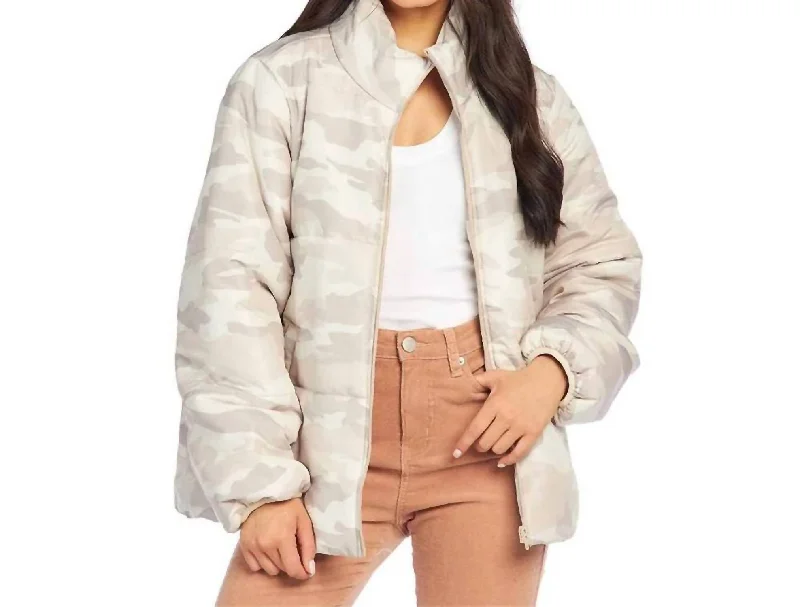 Wade Puffer Jacket In Beige